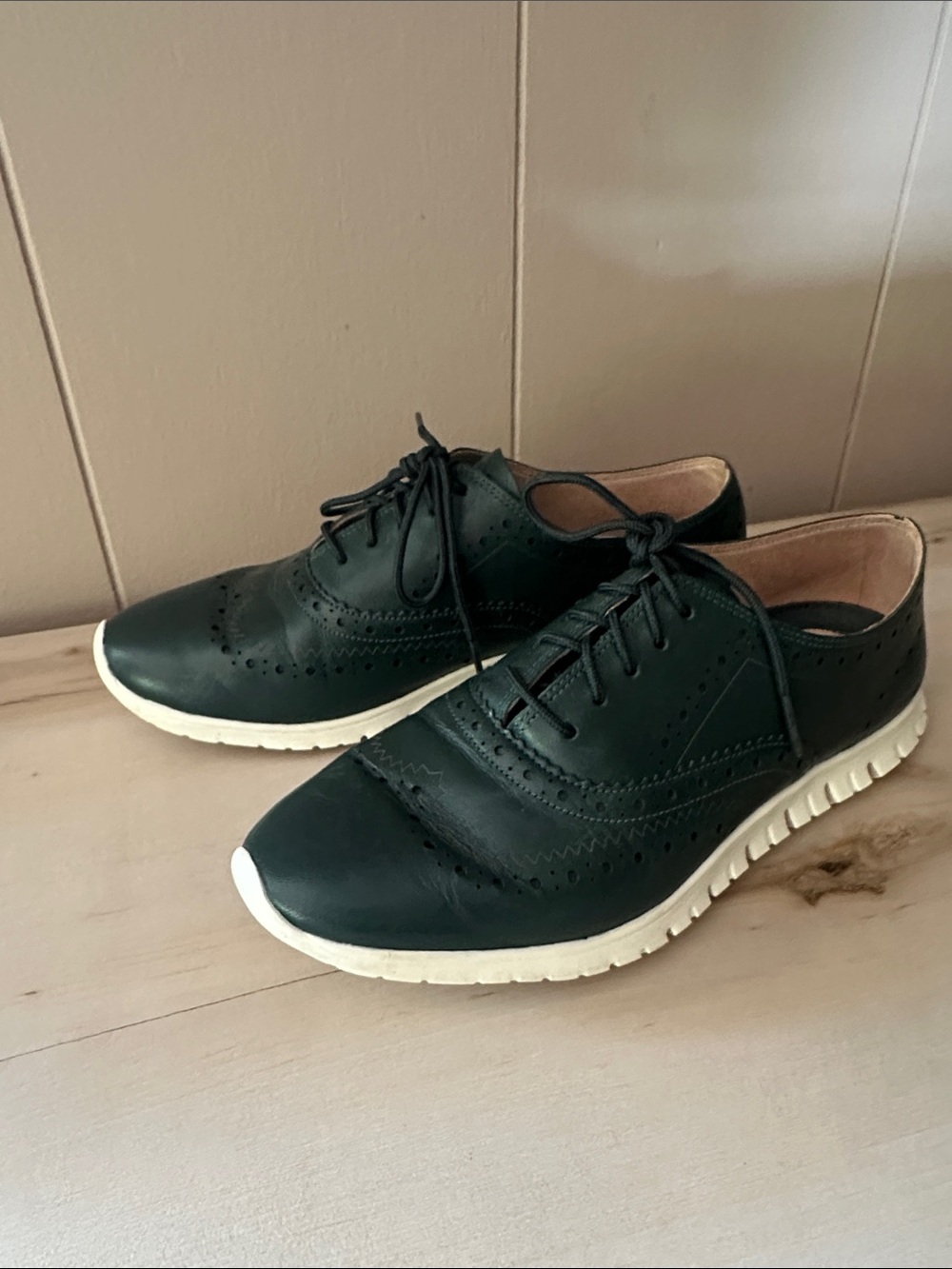 Cole Haan Women's Dark Green Wingtip Sneakers Size 8